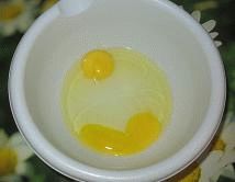 разбить яйца в посуду